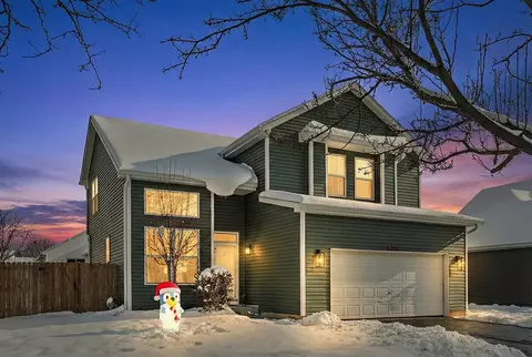 420 Wilshire Ln, Bolingbrook, IL 60440