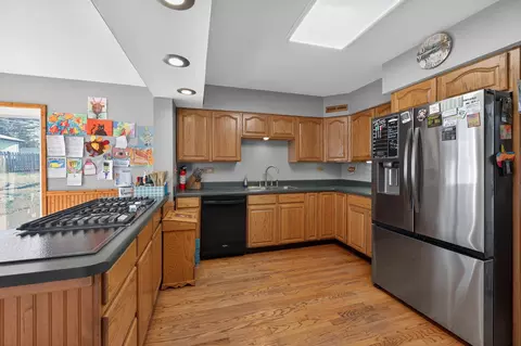 Kitchen - 6606 Silver Lake Rd, Cary, IL 60013 photo 3 of 4