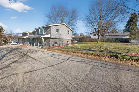 Exterior - 6606 Silver Lake Rd, Cary, IL 60013 photo 3 of 9