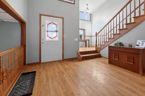Entry Way - 6606 Silver Lake Rd, Cary, IL 60013 photo 1 of 2