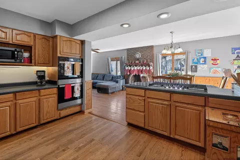 Kitchen - 6606 Silver Lake Rd, Cary, IL 60013 photo 1 of 4