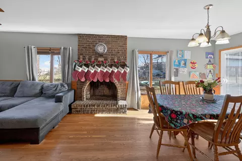 Dining - 6606 Silver Lake Rd, Cary, IL 60013 photo 1 of 2