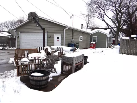 Exterior - 809 Douglas St, Morris, IL 60450 photo 7 of 7