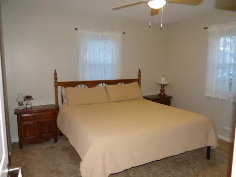 Bedroom - 809 Douglas St, Morris, IL 60450 photo 1 of 2