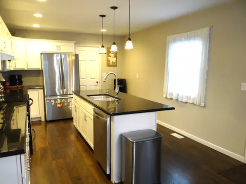Kitchen - 809 Douglas St, Morris, IL 60450 photo 2 of 4