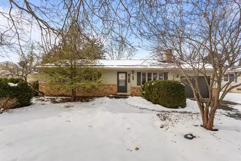 513 N 4th St, Saint Joseph, IL 61873