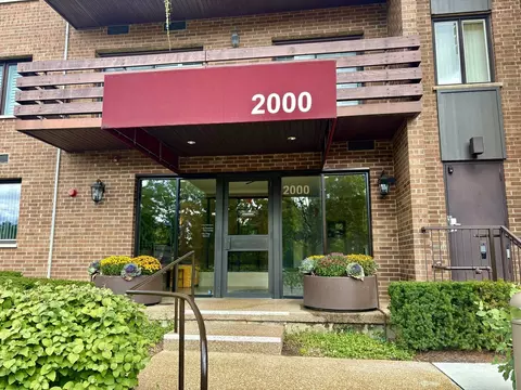 Exterior - 2000 Chestnut Ave #407, Glenview, IL 60025 photo 5 of 5