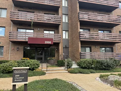 2000 Chestnut Ave #407, Glenview, IL 60025