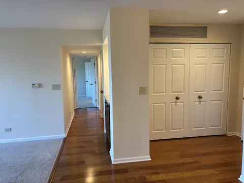 Entry Way - 2000 Chestnut Ave #407, Glenview, IL 60025 photo 3 of 3