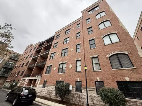 2811 N Bell Ave #301, Chicago, IL 60618