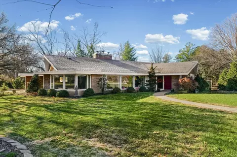 22 Greencroft Dr, Champaign, IL 61821