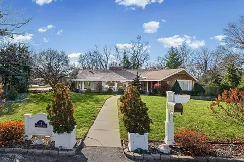 22 Greencroft Dr, Champaign, IL 61821