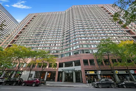 211 E Ohio St #2707, Chicago, IL 60611