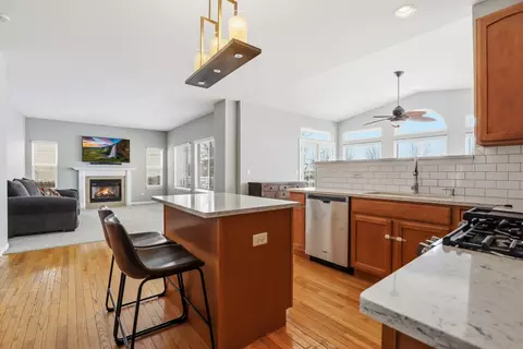 Kitchen - 2015 Brunswick Dr, Plainfield, IL 60586 photo 3 of 3
