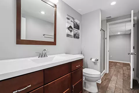 Bath - 2015 Brunswick Dr, Plainfield, IL 60586 photo 6 of 7