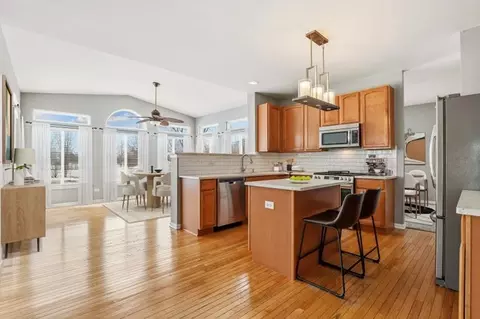 Kitchen - 2015 Brunswick Dr, Plainfield, IL 60586 photo 1 of 3