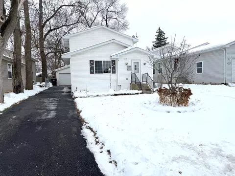 415 Kenwood Dr, Round Lake Park, IL 60073