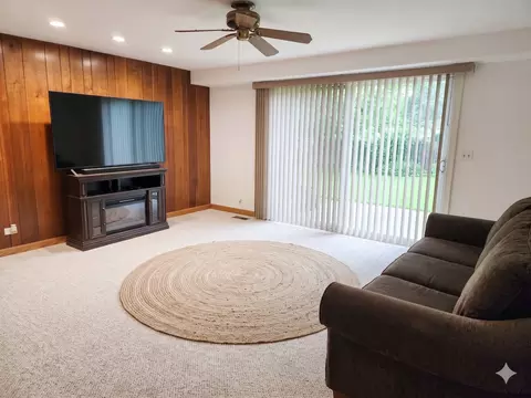 Living - 406 Assembly Dr, Bolingbrook, IL 60440 photo 5 of 5