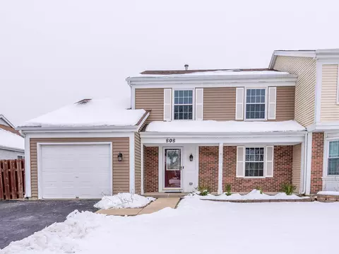 808 Trinity Ct, Carol Stream, IL 60188