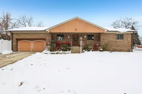 2300 Bellaire Ct, Des Plaines, IL 60016
