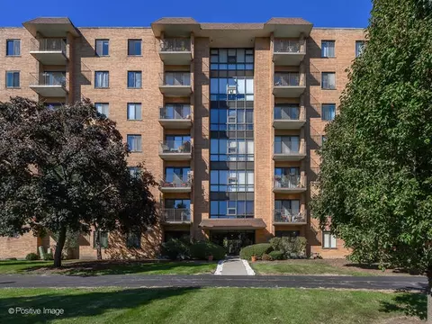 1727 W Crystal Ln #208, Mount Prospect, IL 60056
