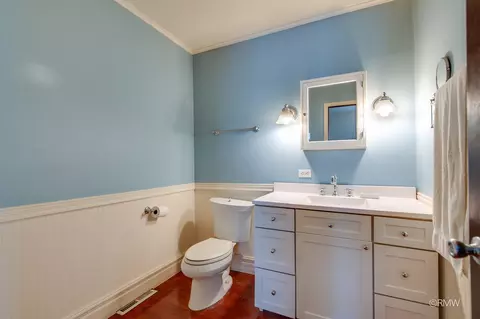 Bath - 305 E Normandy Dr, Addison, IL 60101 photo 2 of 2