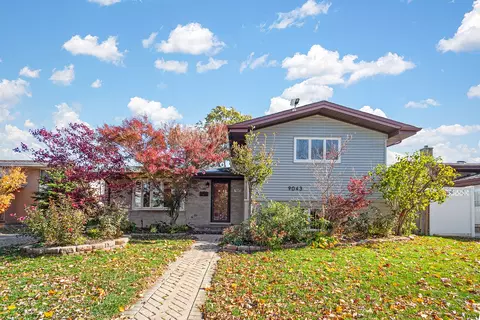 9043 Oriole Ave, Morton Grove, IL 60053