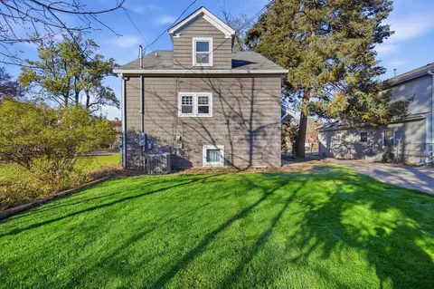 1489 E Algonquin Rd, Des Plaines, IL 60016 photo 26