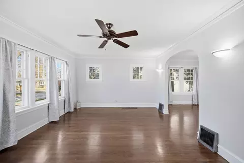1489 E Algonquin Rd, Des Plaines, IL 60016 photo 5