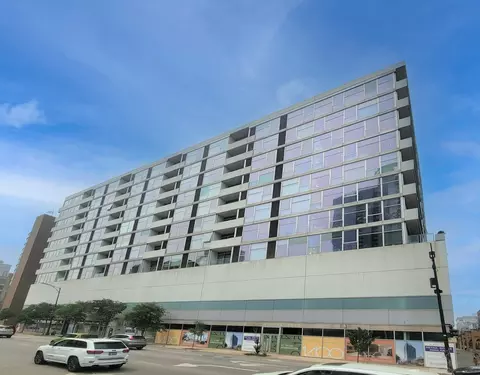 630 N Franklin St #1010, Chicago, IL 60654