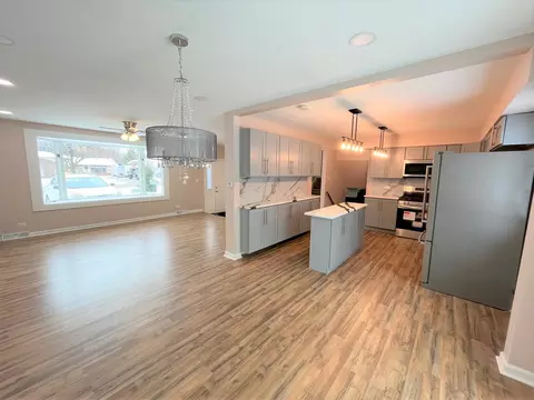 Kitchen - 525 S Cherry St, Itasca, IL 60143 photo 1 of 3