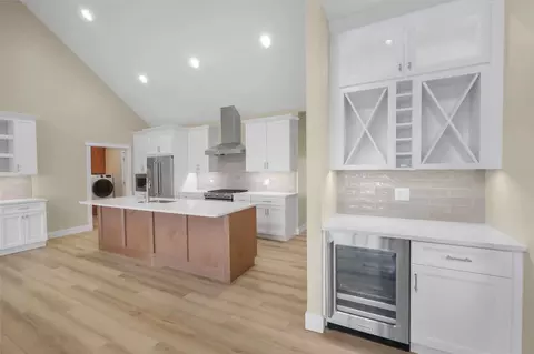 Kitchen - 5 Beech Tree Pl, Ottawa, IL 61350 photo 2 of 5