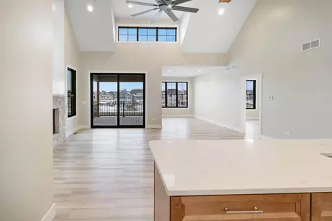 Living - 5 Beech Tree Pl, Ottawa, IL 61350 photo 1 of 9