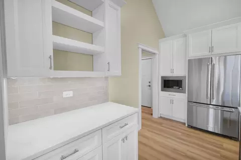Kitchen - 5 Beech Tree Pl, Ottawa, IL 61350 photo 4 of 5