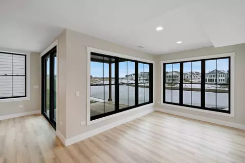 Living - 5 Beech Tree Pl, Ottawa, IL 61350 photo 8 of 9