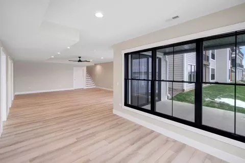 Living - 5 Beech Tree Pl, Ottawa, IL 61350 photo 9 of 9