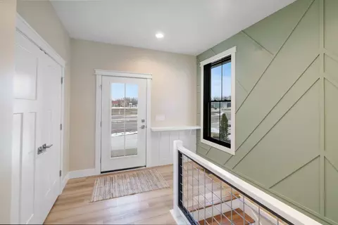 Entry Way - 5 Beech Tree Pl, Ottawa, IL 61350 photo 2 of 6