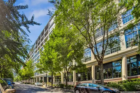900 N Kingsbury St #1019, Chicago, IL 60610
