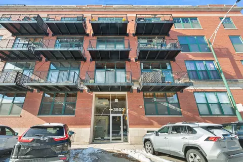 3500 S Sangamon St #401, Chicago, IL 60609