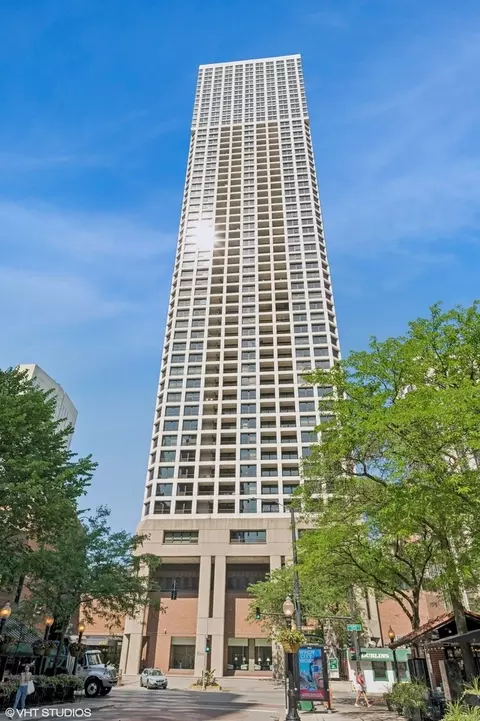 1030 N State St #51EF, Chicago, IL 60610