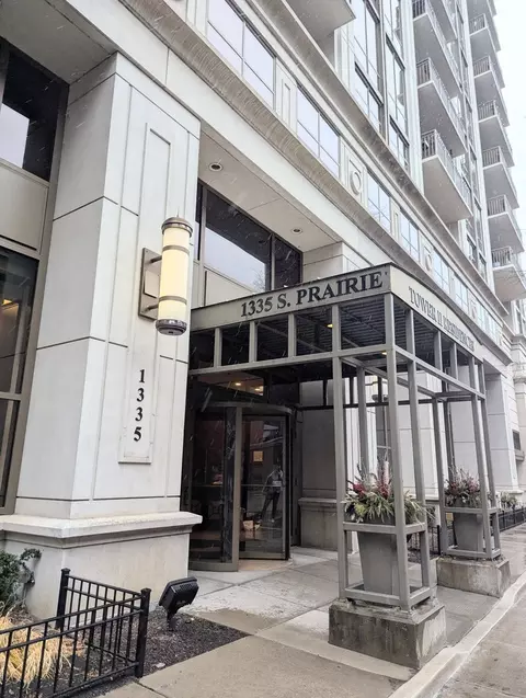 1335 S Prairie Ave #1609, Chicago, IL 60605