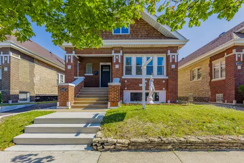 2107 East Ave, Berwyn, IL 60402