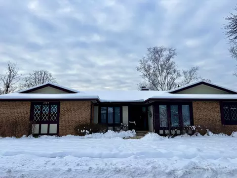 1444 Estate Ln, Glenview, IL 60025