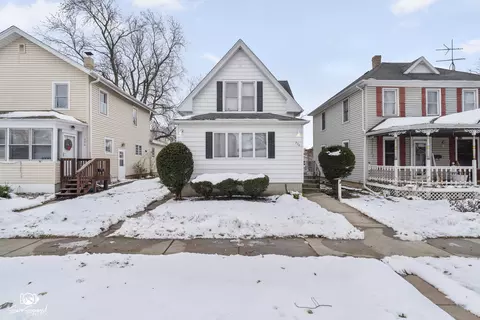 276 W Second St, Manteno, IL 60950