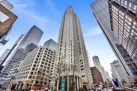 345 N Lasalle Dr #1804, Chicago, IL 60654