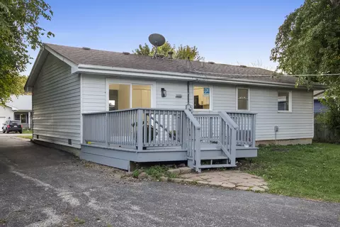 Exterior - 4304 Clearview Dr, Mchenry, IL 60050 photo 3 of 7