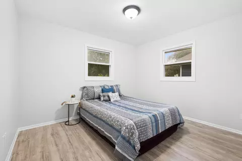 Bedroom - 4304 Clearview Dr, Mchenry, IL 60050 photo 2 of 3