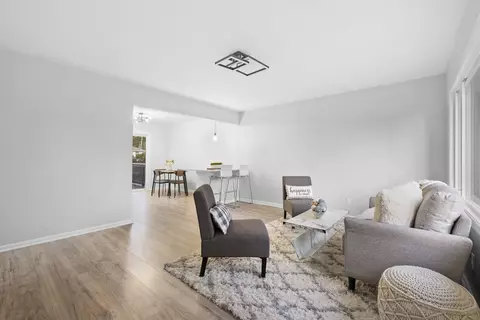 Living - 4304 Clearview Dr, Mchenry, IL 60050 photo 1 of 3