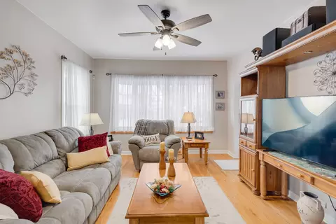 Living - 4323 Deyo Ave, Brookfield, IL 60513 photo 1 of 3