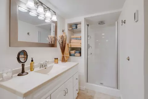 Bath - 4323 Deyo Ave, Brookfield, IL 60513 photo 2 of 2